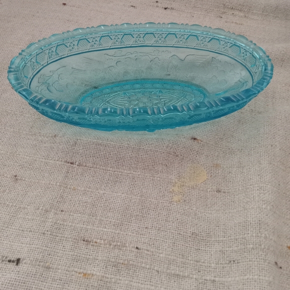 Indiana Glass Accents 95s Vintage Indiana Glass Bowl Robins Egg